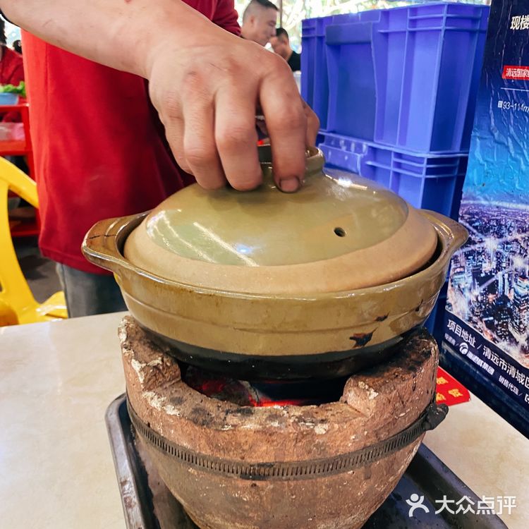 清远热菜榜首位❗️当地人推荐的天桥底餐馆•天桥底鸡煲🐔