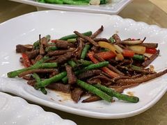 茶树菇牛柳-梁山人家