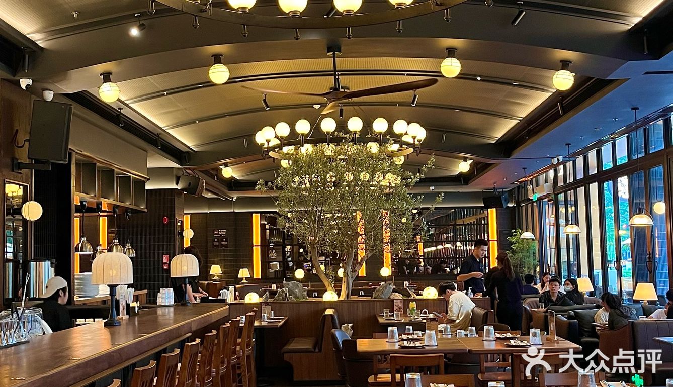 深圳新店｜花小钱装大杯的餐酒吧，好chill