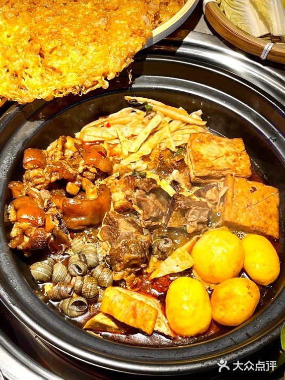 螺蛳粉星人得知人广新开了一家，螺蛳粉火锅！