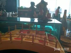 -荣誉国际酒店-云顶旋转餐厅