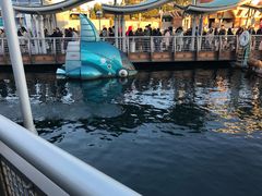 -海底巡游艇:尼莫和好友的海洋世界