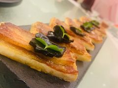 黑松露锅贴乳饼-云腾食府·云南菜