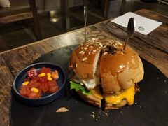 -HIGH FIVE哈福手工汉堡(桂林路店)