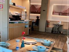 -蜜桃餐厅·伴山(湖滨商业街店)