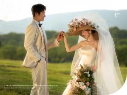 -雪中彩影婚纱摄影·微光艺术中心