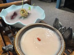 -老牌坊云南鱼豆花火锅(哈西万达店)