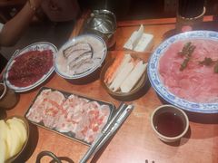 -周小明火锅(黑金冠社区店)