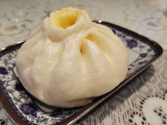 蟹黄包-四宜糕团店(南大街店)