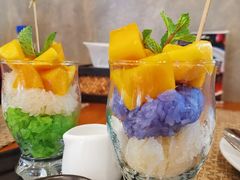 -Chom Cafe and Restaurant