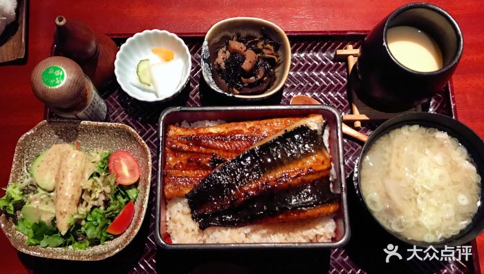 鰻魚飯定食