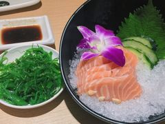 厚切三文鱼刺身-万岁料理回转寿司(华贸店)