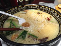-蔼若春.传承三十年云南菜(金碧公园店)