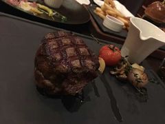 -恰餐厅及酒吧 CHAR Bar & Grill (北京丽都皇冠假日店)