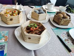 -亚洲国际大酒店·云顶阁旋转自助餐厅
