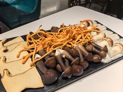 野生菌拼盘-小街猪手(团结湖店)