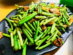 新蒜苔炒肉-鱼香馆(金丰花园店)
