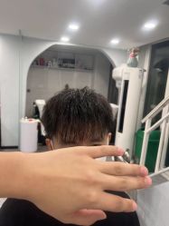 -15C7 男士理发馆 烫染专业店