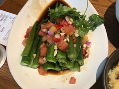 番茄酸辣秋葵-云海肴·汽锅鸡·云南菜(苏州中心店)