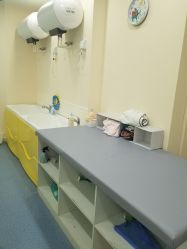 -四季宝贝婴幼儿水育成长中心(陆家嘴店)