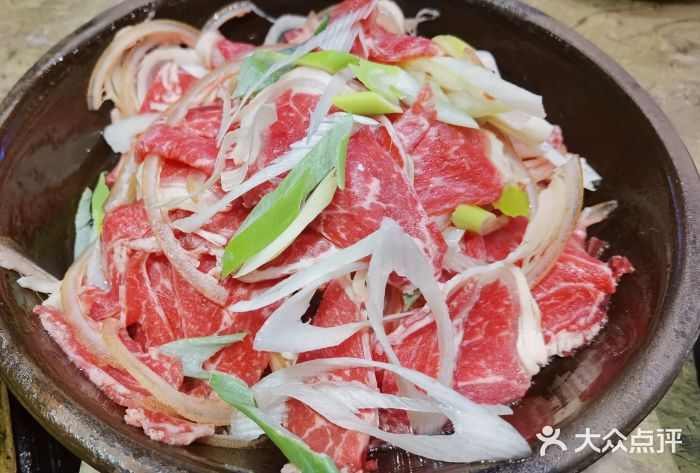 酸喜·三度酸·贵州味现切牛肉拼盘图片
