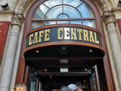 -中央咖啡馆