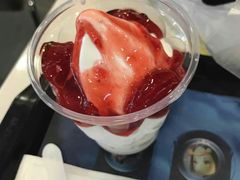 草莓新地-麦当劳(仙林亚东城得来速店)