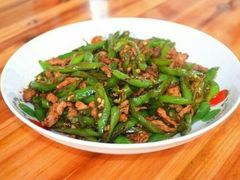 香芹青椒炒肉-一壶老酒压锅菜(昌玉胡同店)