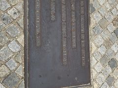 -多瑙河畔鞋履雕塑