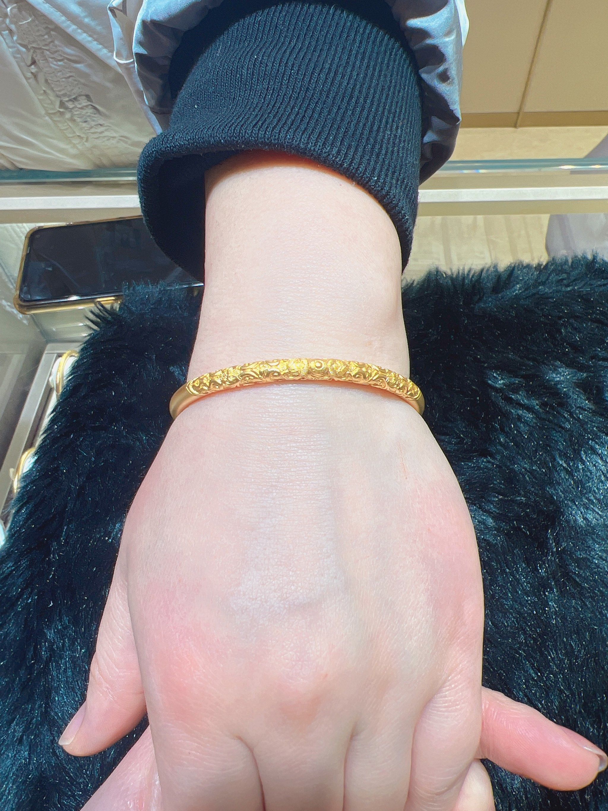 周大福新款手镯