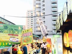 -六合夜市