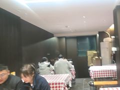 -老街烧烤大排档·地道湖北菜·龙虾馆(汉口火车站店)