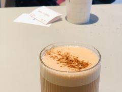 椰子燕麦拿铁-Seesaw Coffee(上生新所店)