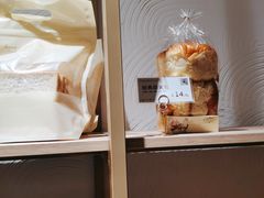 -顶东面包花园·生日蛋糕(世博店)