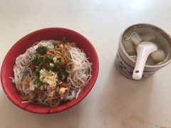 拌粉-高师傅特色米粉汤包(建设路店)