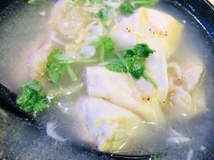 油豆腐面筋汤-小杨生煎(虹桥机场T1到达店)