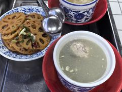 皮蛋肉饼汤-小罗子汤店(大士院总店)