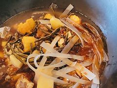 -人民公社铁锅炖·东北菜(卫国道店)