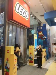 -乐高品牌旗舰店(人民广场店)