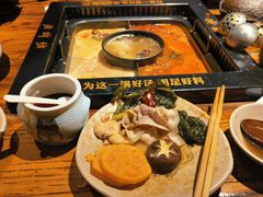 -老牌坊云南鱼豆花火锅(爱建店)