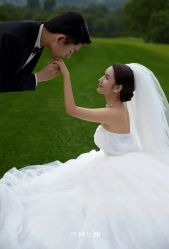 -莫兰迪婚纱摄影