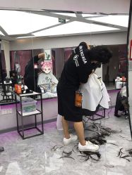 -变画·发型STUDIO