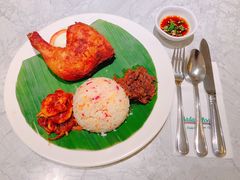 大鸡腿椰浆饭-Madam Kwan's(Mid Valley Megamall)