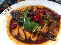 葱焖鱼头-上名堂·鱼头好吃(体育场路店)