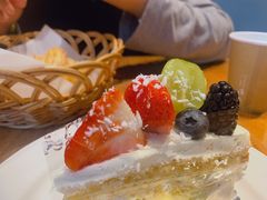 椰子草莓蛋糕-麦田工坊(月湖店)