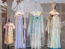 -一揽芳华汉服旗袍体验馆(拙政园店)