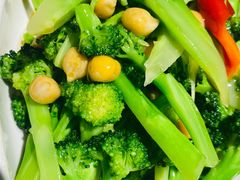 西兰花鹰嘴豆-胖老汉新疆特色椒麻鸡(南门店)