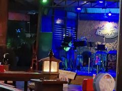 -Green Tree Rest. & Pub