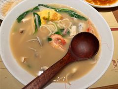 特色海鲜面-荣家黄鱼面(前滩太古里店)