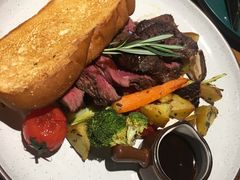 低温烤牛柳-JINNS锦时 steak&pizza(浸信会礼拜堂旧址店)